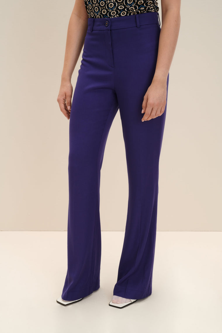 Tailored pants in Persian Indigo