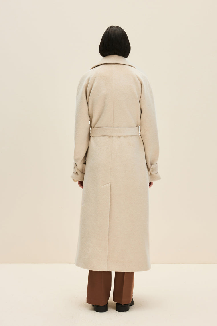 Oversized coat in Champagne Beige